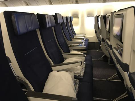 klm boeing 777-200 economy comfort|Review: KLM 777.